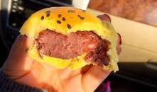 吃瓜蛋黄酥,探寻传统美食与现代潮流的完美融合