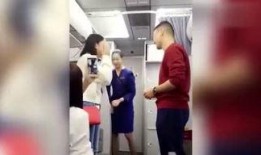 吃瓜反被女友求婚,反被女友浪漫求婚，甜蜜反转引网友热议