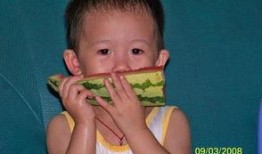 楠楠吃大瓜,畅享美味大瓜时光