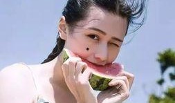 吃瓜女孩男生头像,吃瓜女孩与男生头像的浪漫故事