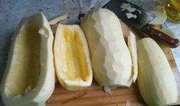 农民吃瓜馒头,农民吃瓜馒头的乡村生活画卷