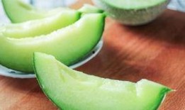 农民吃瓜馒头,农民吃瓜馒头的乡村生活画卷