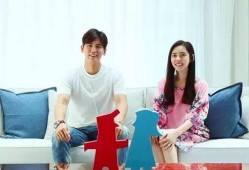 中韩夫妇吃瓜视频,甜蜜瞬间引网友热议